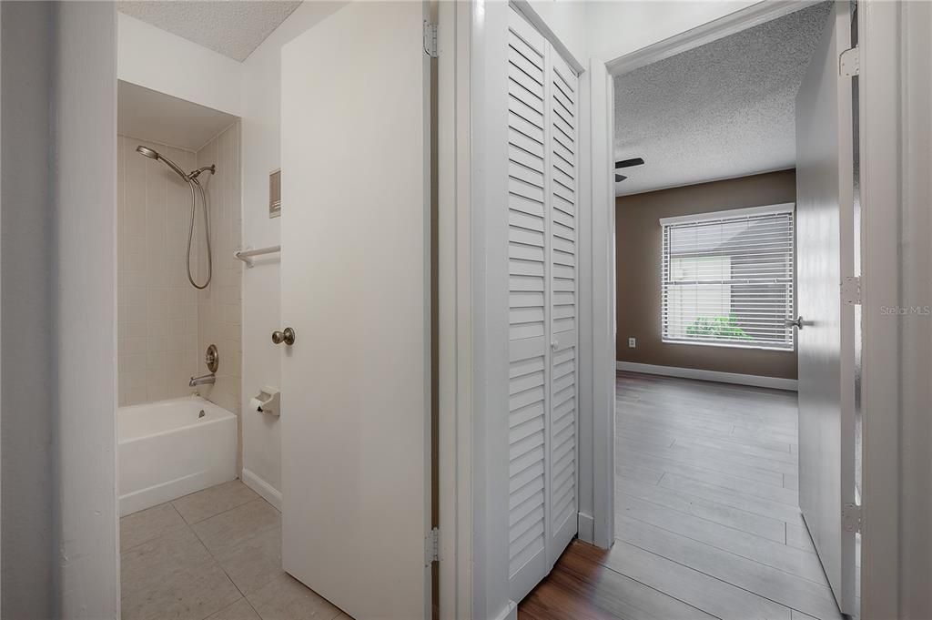 For Rent: $2,000 (2 beds, 2 baths, 1032 Square Feet)