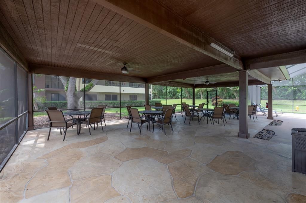 For Rent: $2,000 (2 beds, 2 baths, 1032 Square Feet)