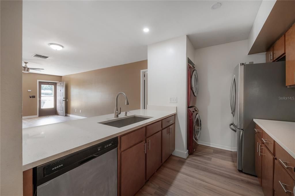 For Rent: $2,000 (2 beds, 2 baths, 1032 Square Feet)