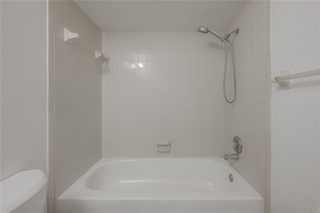 For Rent: $2,000 (2 beds, 2 baths, 1032 Square Feet)