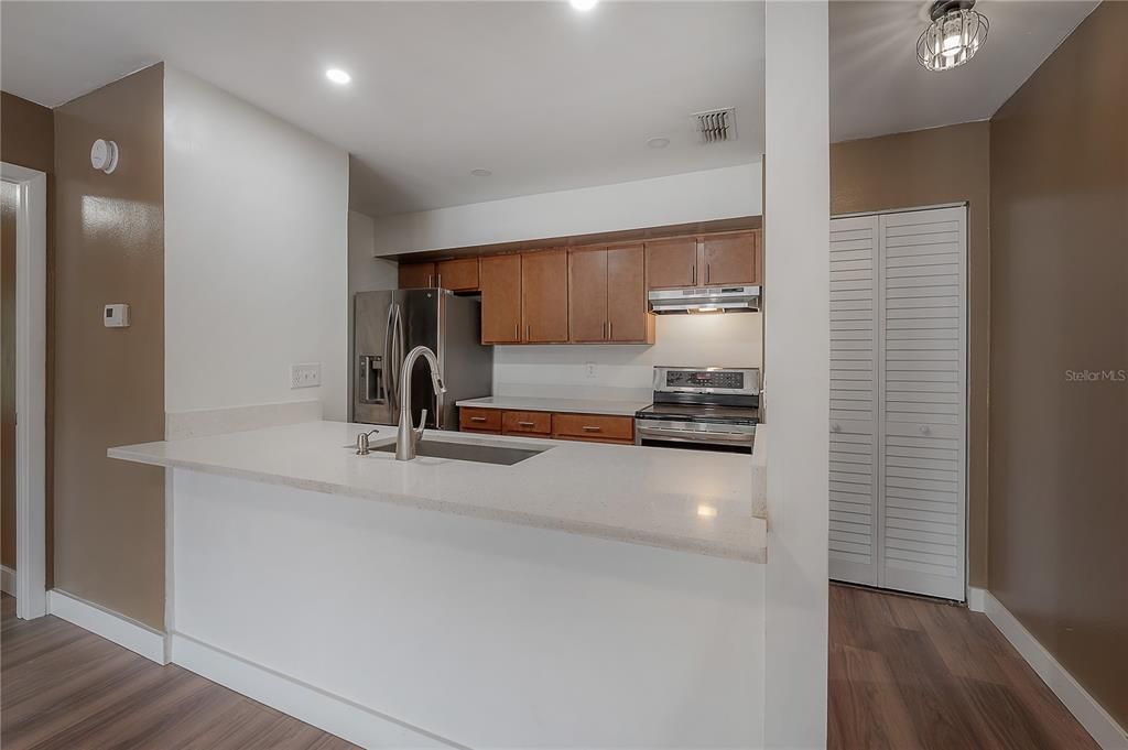 For Rent: $2,000 (2 beds, 2 baths, 1032 Square Feet)