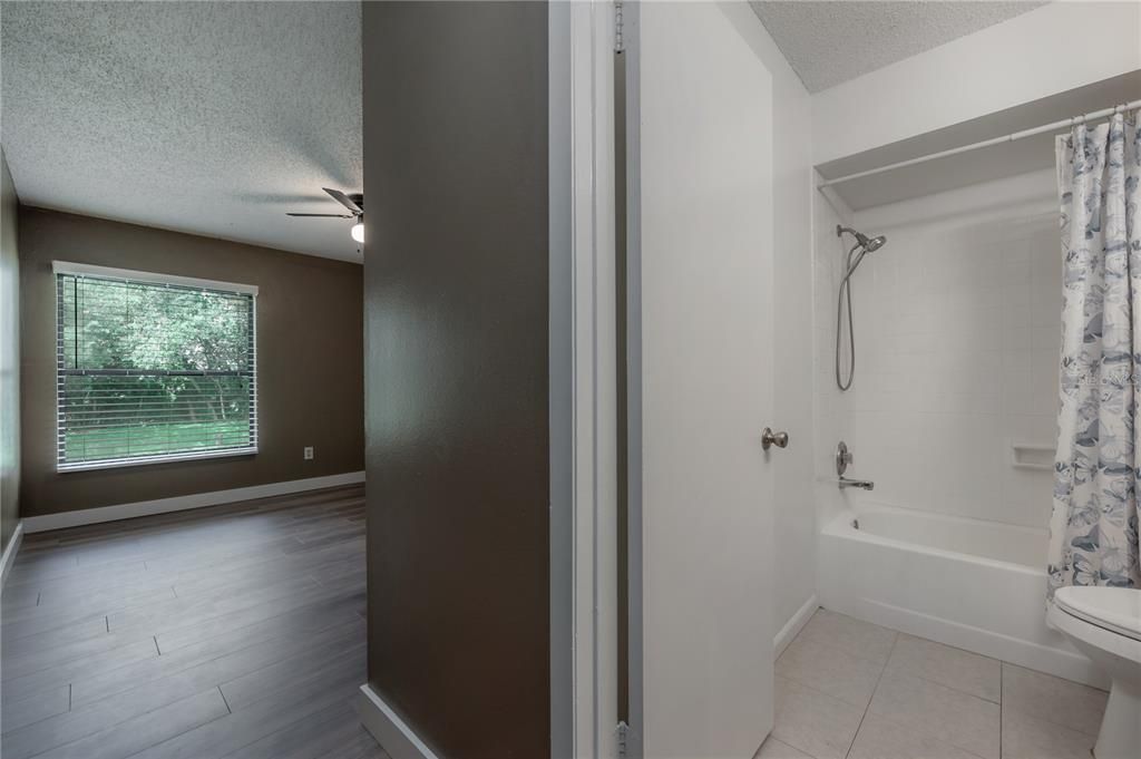For Rent: $2,000 (2 beds, 2 baths, 1032 Square Feet)