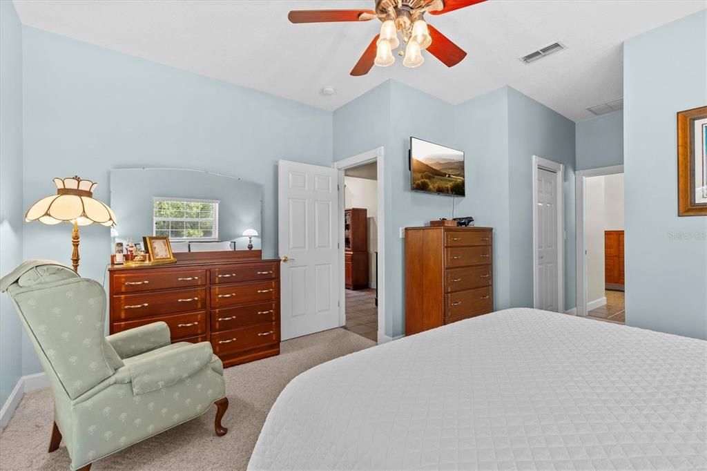 For Sale: $775,000 (3 beds, 3 baths, 2091 Square Feet)