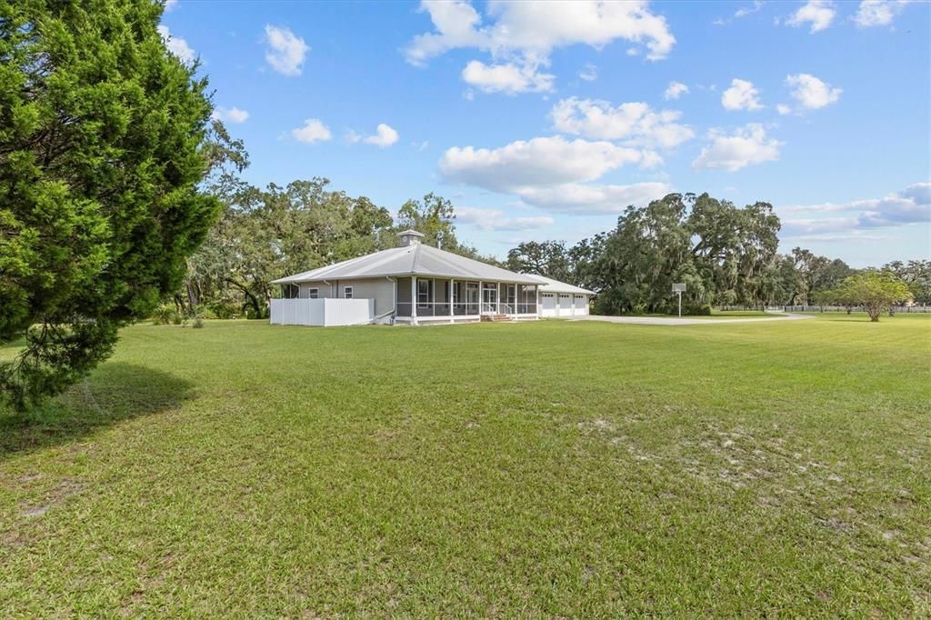 For Sale: $775,000 (3 beds, 3 baths, 2091 Square Feet)