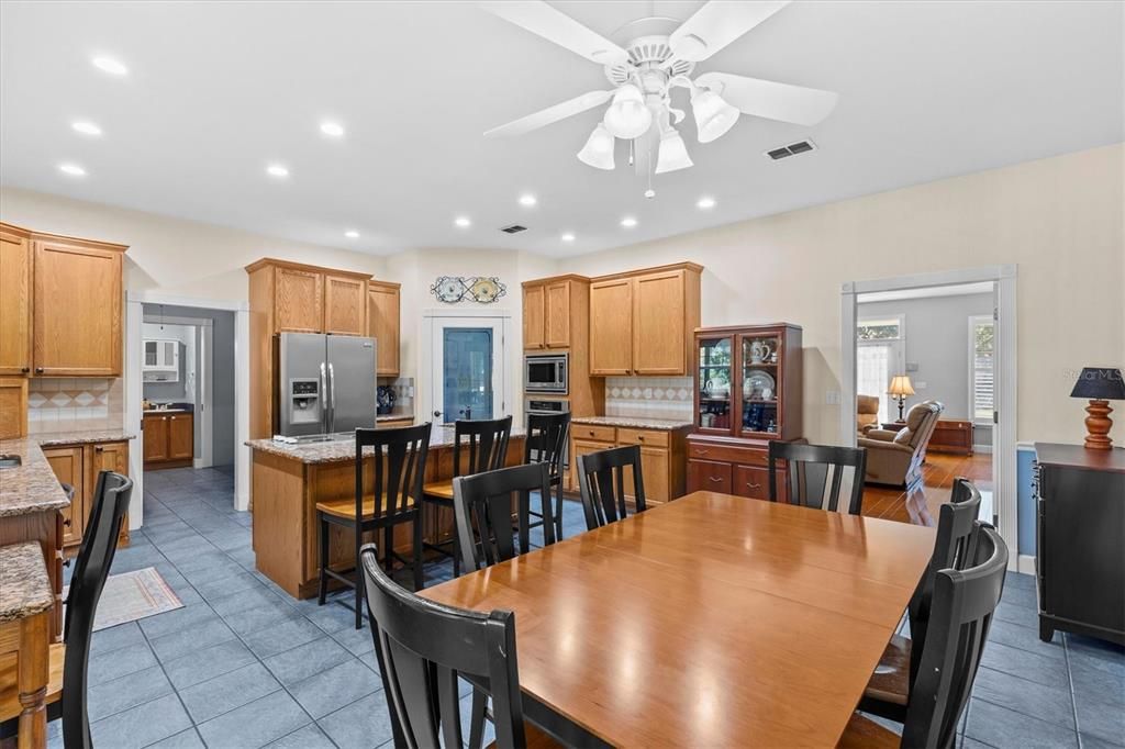 For Sale: $775,000 (3 beds, 3 baths, 2091 Square Feet)