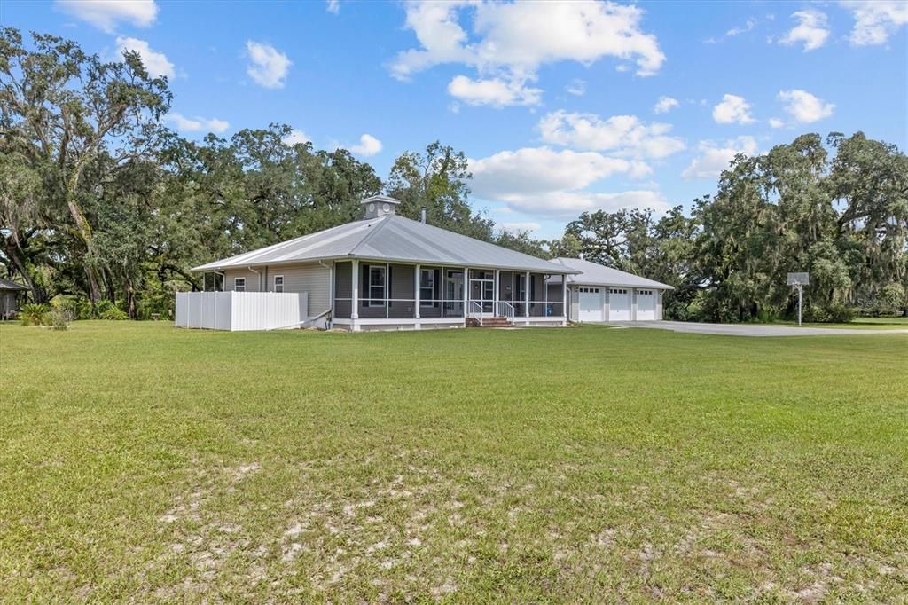 For Sale: $775,000 (3 beds, 3 baths, 2091 Square Feet)
