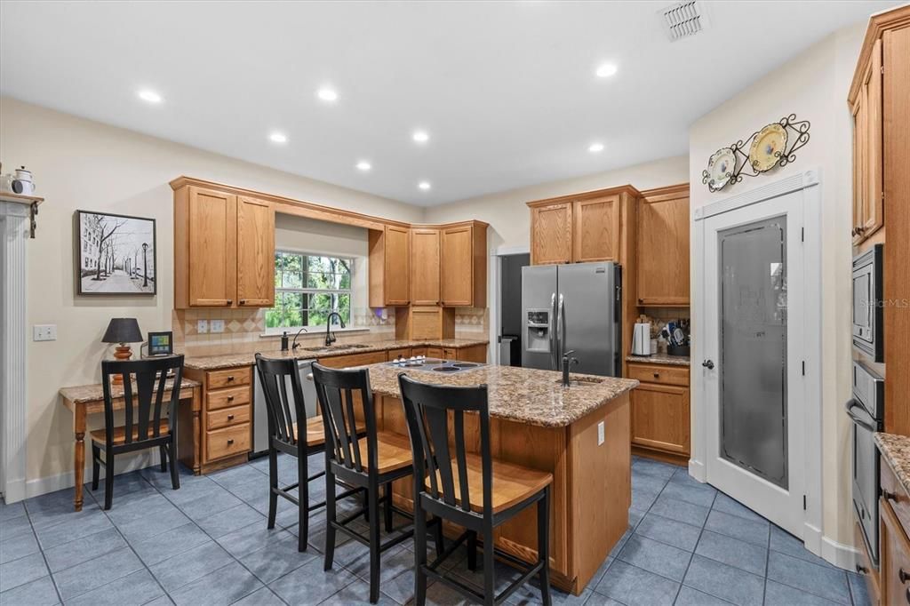 For Sale: $775,000 (3 beds, 3 baths, 2091 Square Feet)