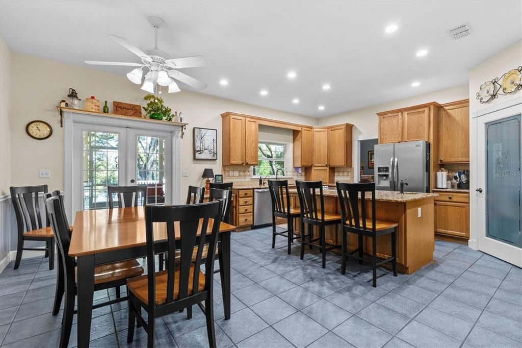 For Sale: $775,000 (3 beds, 3 baths, 2091 Square Feet)