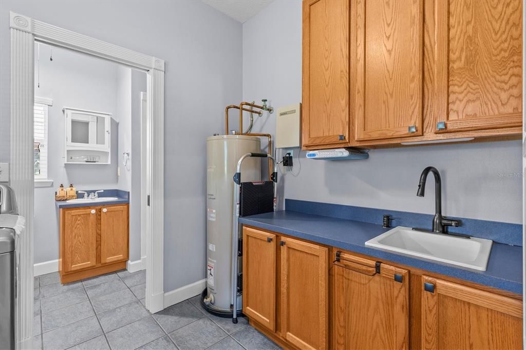 For Sale: $775,000 (3 beds, 3 baths, 2091 Square Feet)