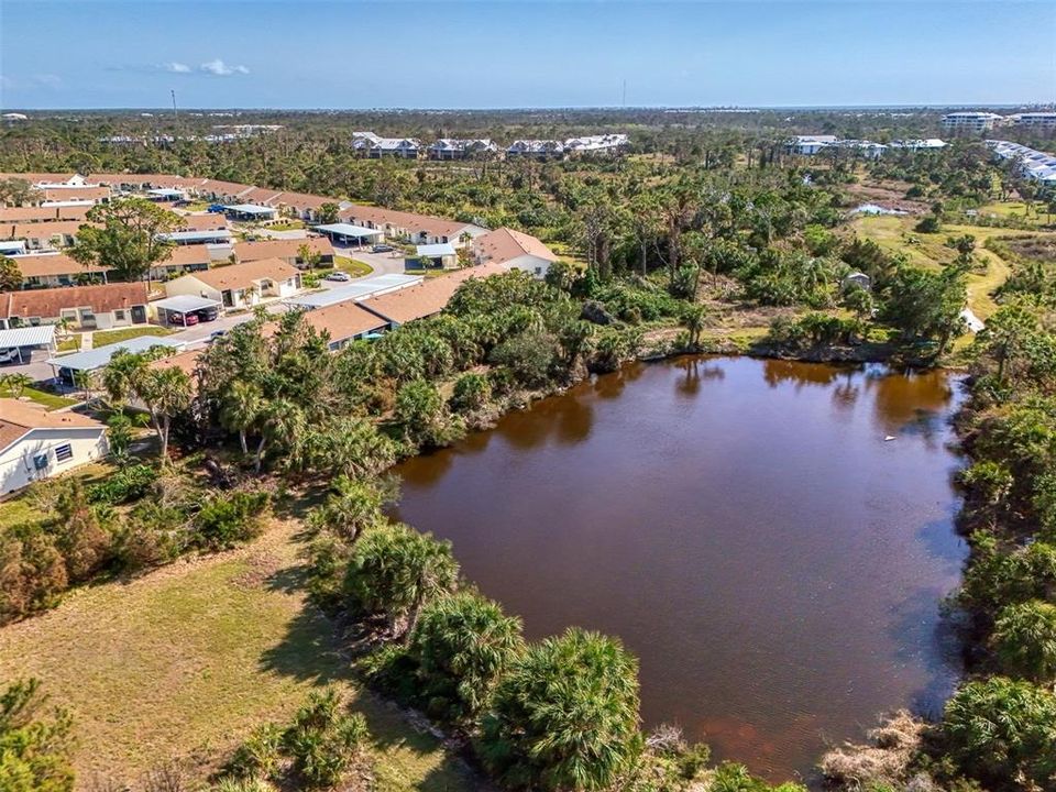 На продажу: $139,000 (2 спален, 2 ванн, 1037 Квадратных фут)