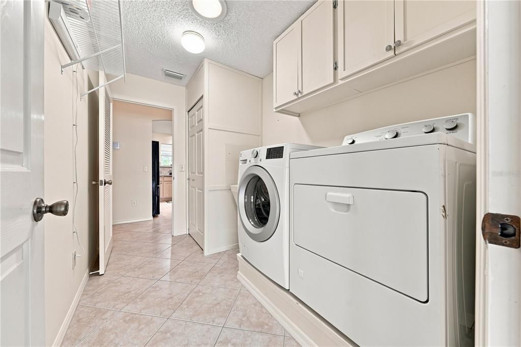 For Sale: $365,000 (3 beds, 2 baths, 1648 Square Feet)