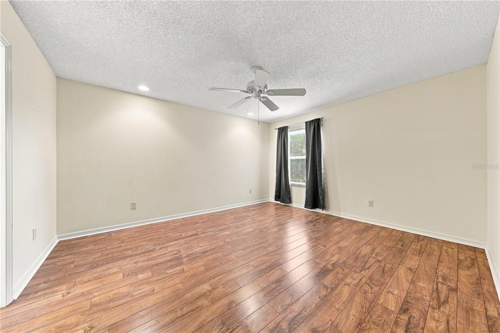 For Sale: $365,000 (3 beds, 2 baths, 1648 Square Feet)