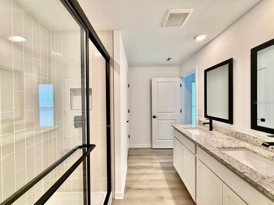 For Rent: $2,500 (3 beds, 2 baths, 1697 Square Feet)