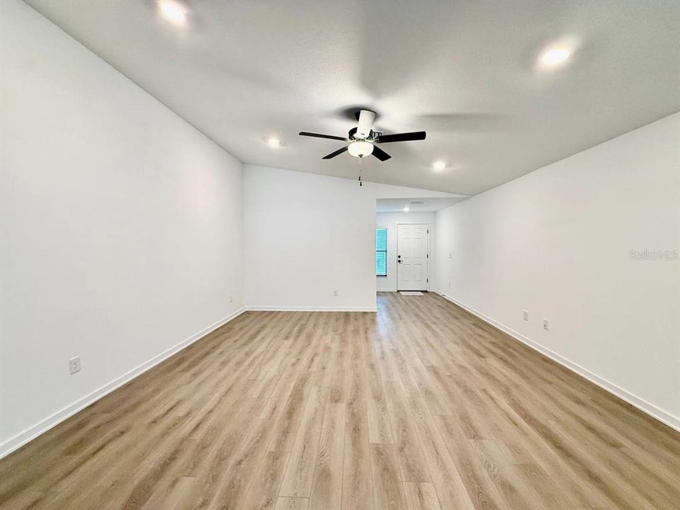 For Rent: $2,500 (3 beds, 2 baths, 1697 Square Feet)
