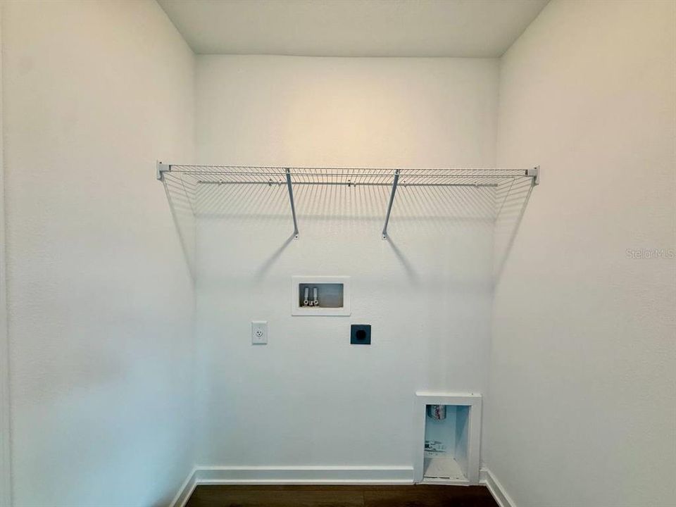 For Rent: $2,500 (3 beds, 2 baths, 1697 Square Feet)