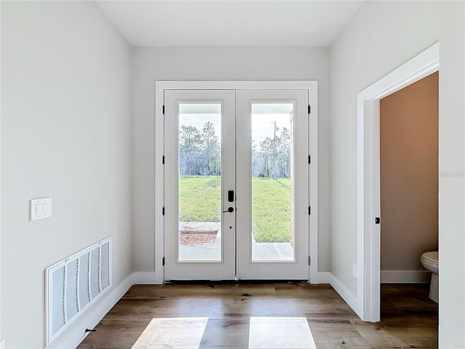For Sale: $479,900 (4 beds, 2 baths, 2090 Square Feet)