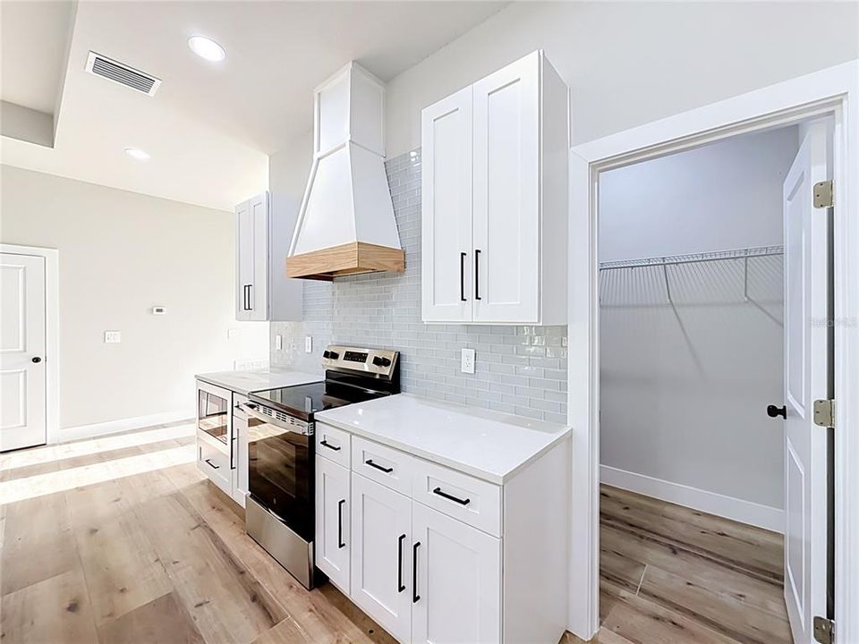 For Sale: $479,900 (4 beds, 2 baths, 2090 Square Feet)
