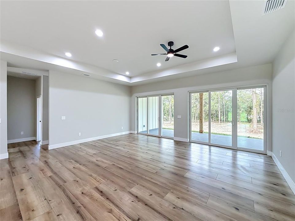 For Sale: $479,900 (4 beds, 2 baths, 2090 Square Feet)