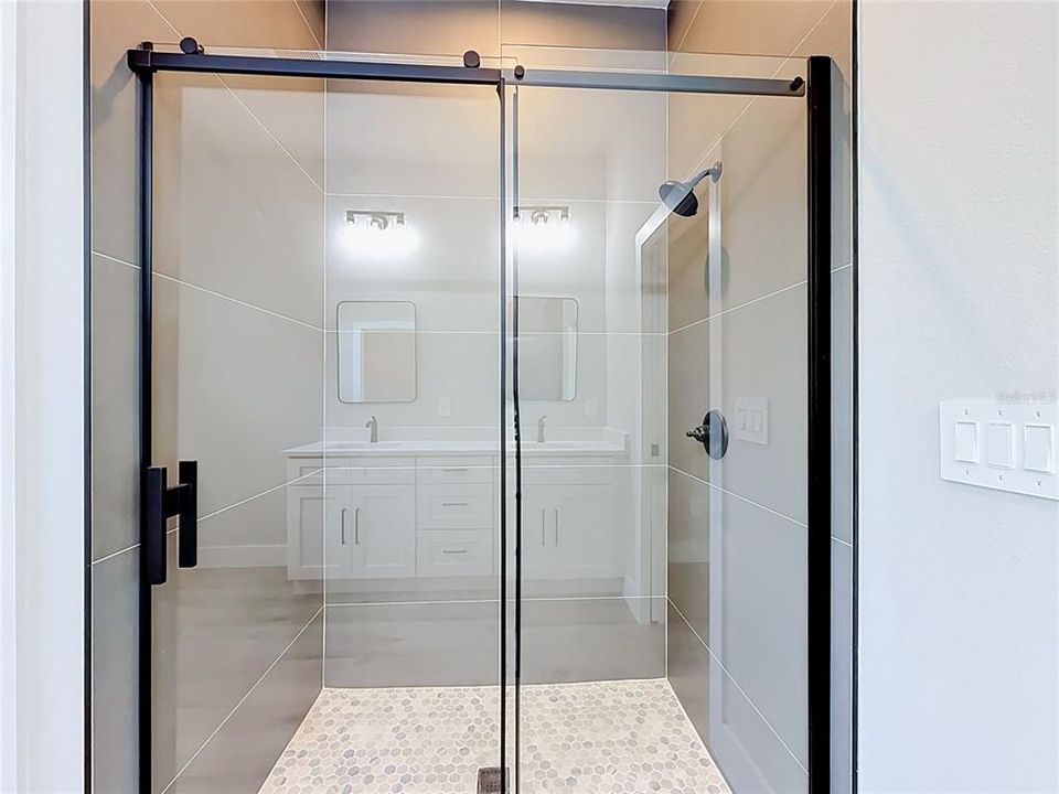 For Sale: $479,900 (4 beds, 2 baths, 2090 Square Feet)