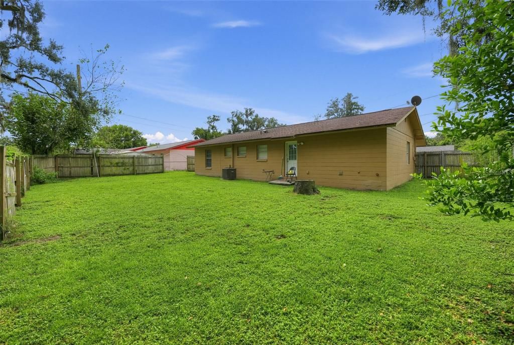 For Sale: $219,000 (4 beds, 1 baths, 1352 Square Feet)
