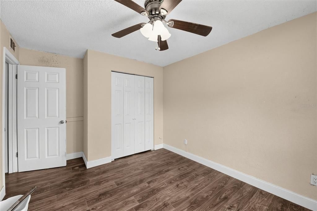 For Sale: $219,000 (4 beds, 1 baths, 1352 Square Feet)