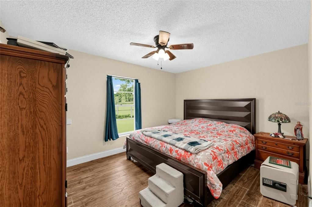 For Sale: $219,000 (4 beds, 1 baths, 1352 Square Feet)