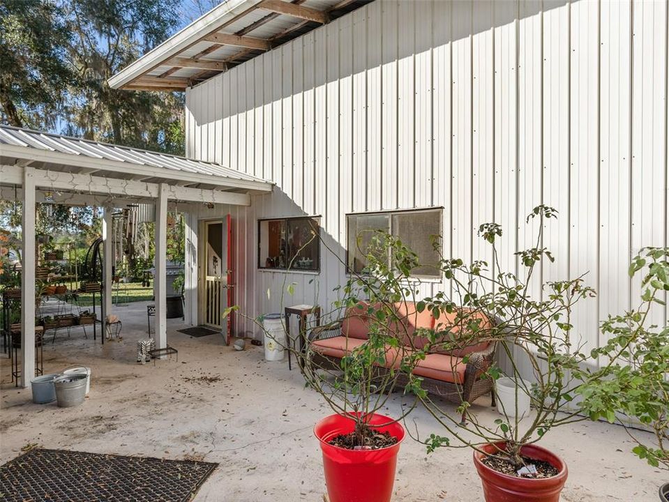 For Sale: $700,000 (1 beds, 1 baths, 800 Square Feet)