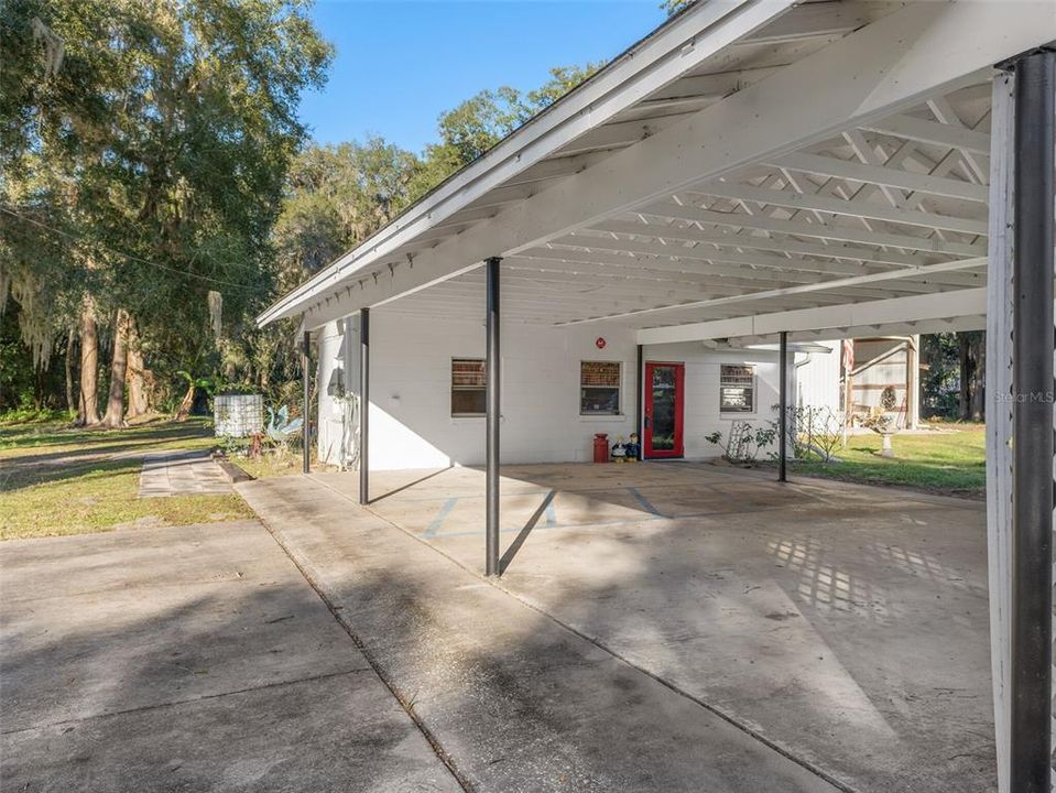 For Sale: $700,000 (1 beds, 1 baths, 800 Square Feet)