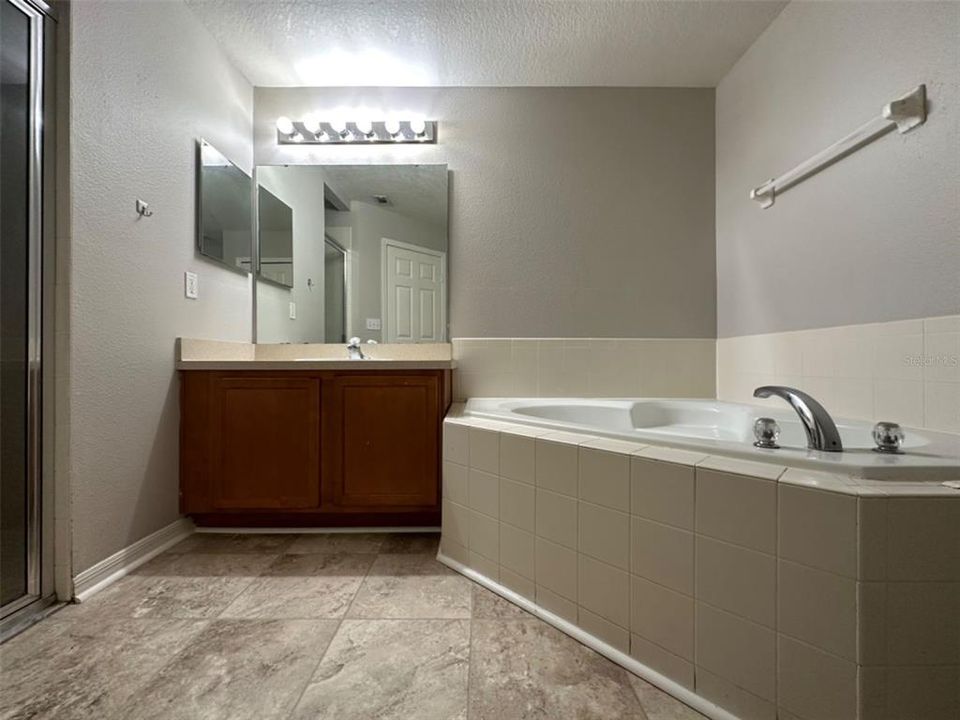 For Rent: $1,795 (3 beds, 2 baths, 1415 Square Feet)