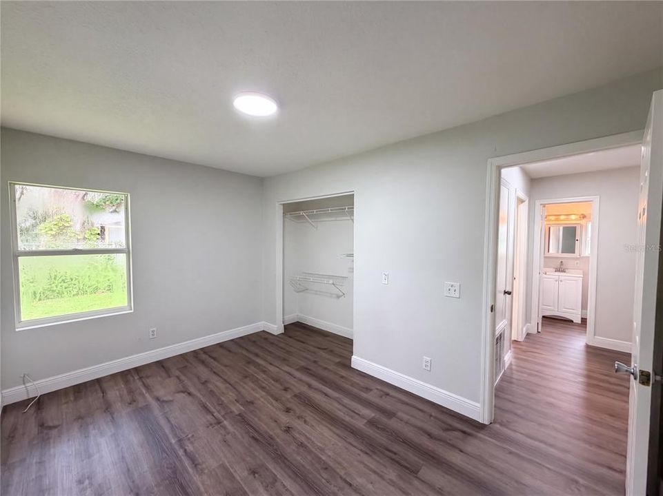 En Venta: $310,000 (3 camas, 3 baños, 1379 Pies cuadrados)