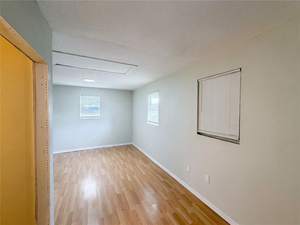 En Venta: $310,000 (3 camas, 3 baños, 1379 Pies cuadrados)