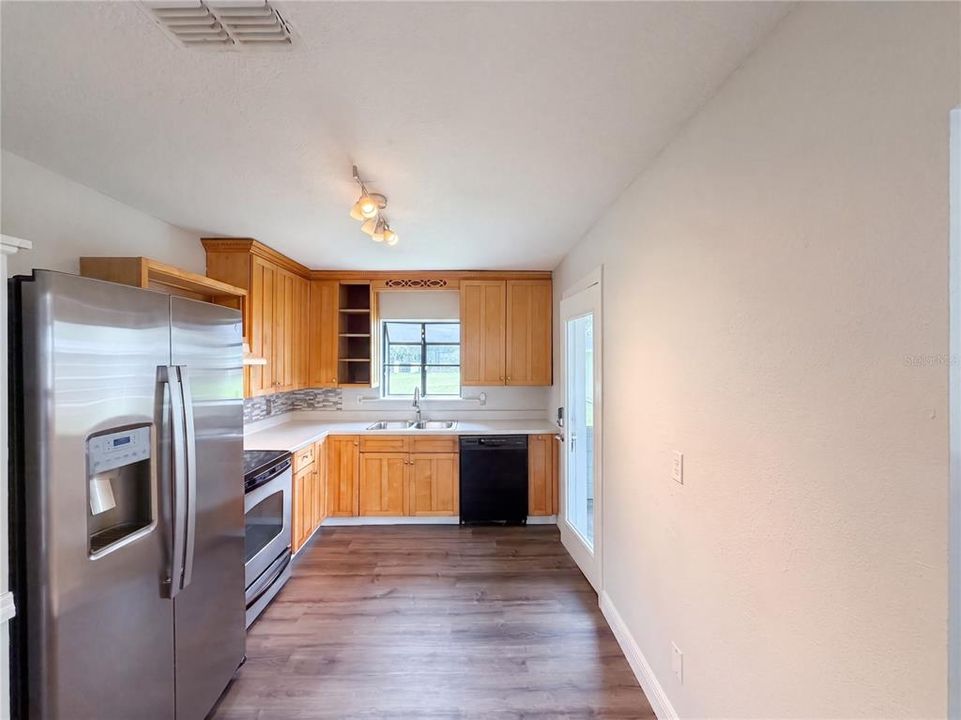En Venta: $310,000 (3 camas, 3 baños, 1379 Pies cuadrados)