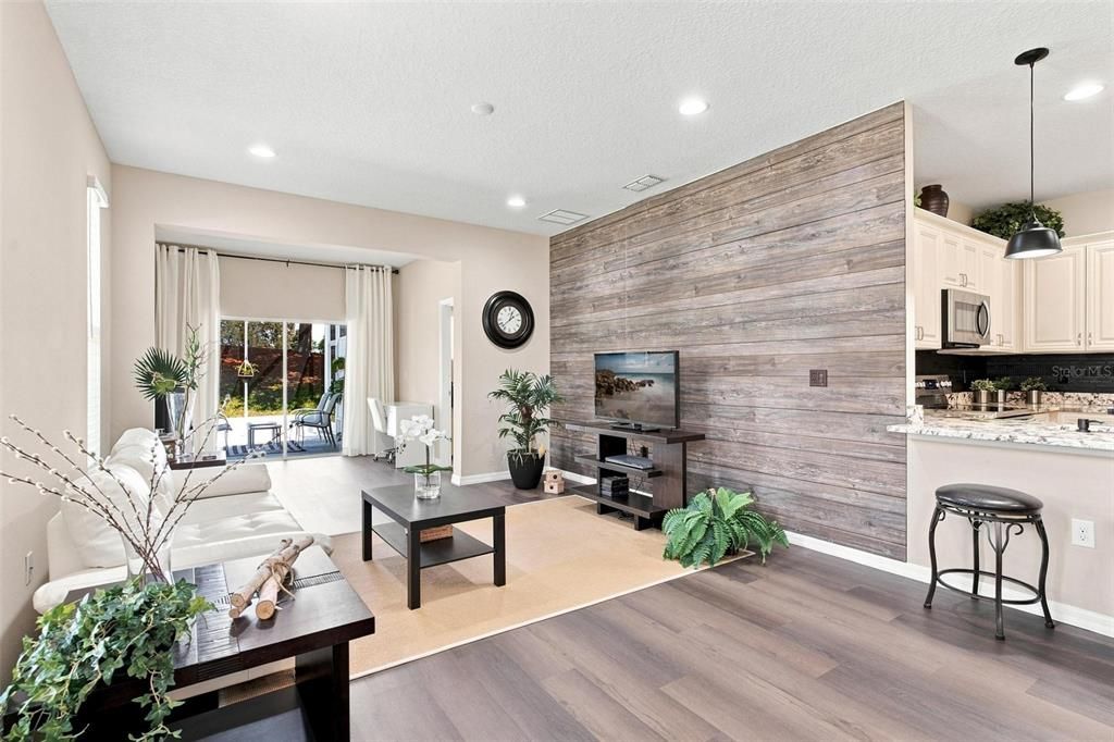 For Sale: $275,500 (2 beds, 2 baths, 1330 Square Feet)