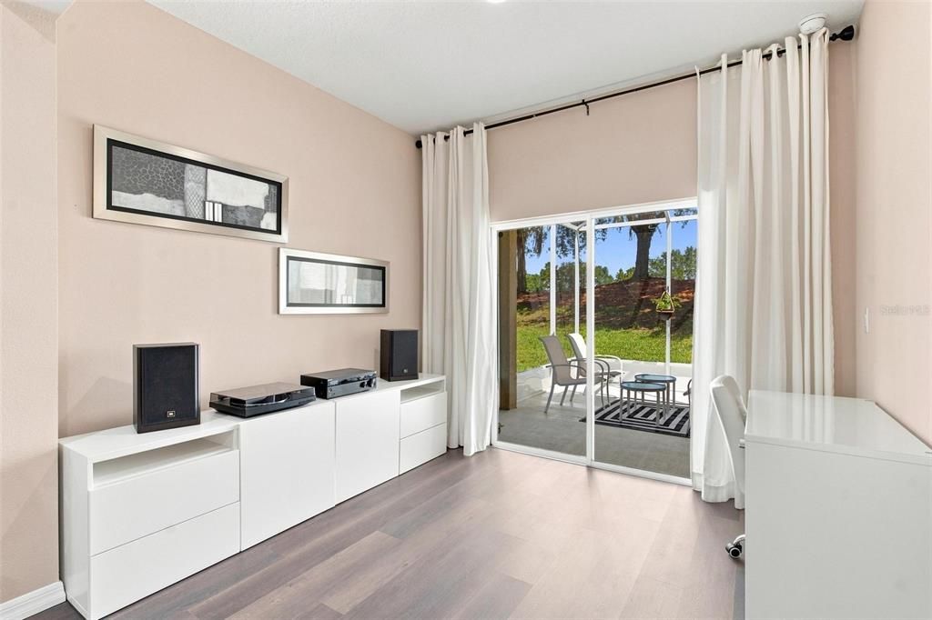 For Sale: $275,500 (2 beds, 2 baths, 1330 Square Feet)
