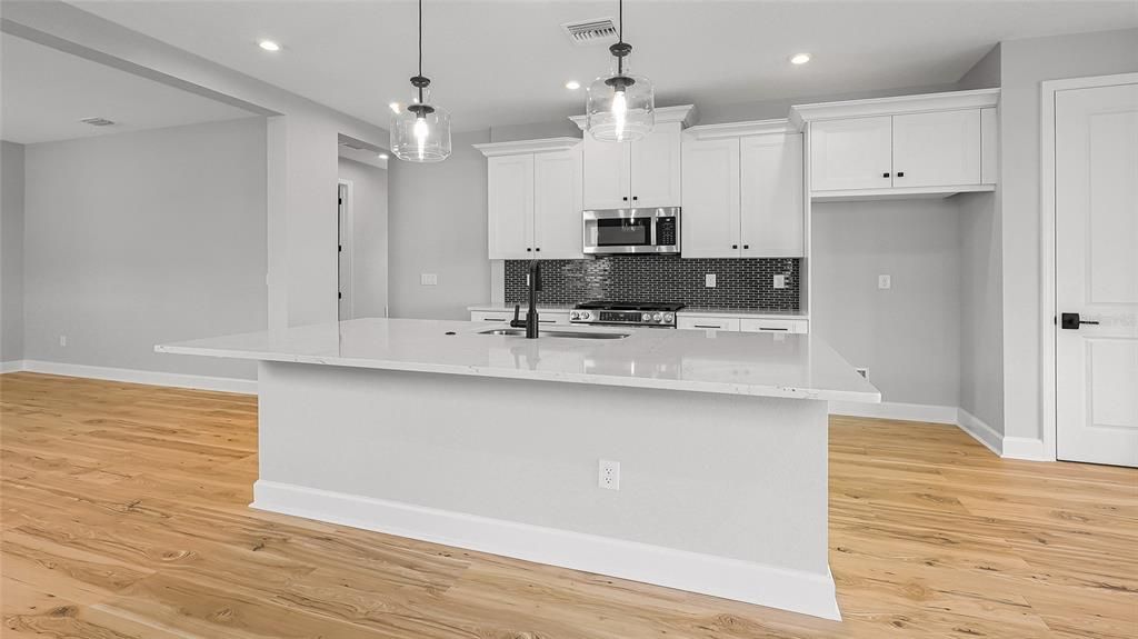 For Sale: $414,990 (2 beds, 2 baths, 1434 Square Feet)