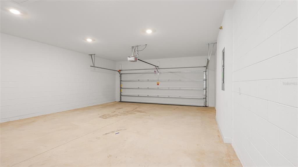 For Sale: $414,990 (2 beds, 2 baths, 1434 Square Feet)