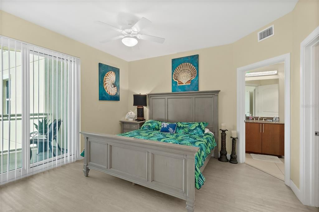 For Sale: $1,350,000 (3 beds, 3 baths, 2848 Square Feet)
