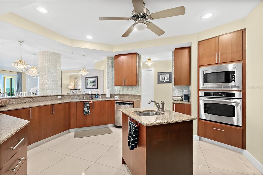 For Sale: $1,350,000 (3 beds, 3 baths, 2848 Square Feet)
