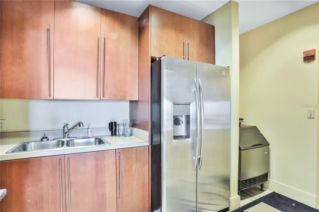 For Sale: $1,350,000 (3 beds, 3 baths, 2848 Square Feet)