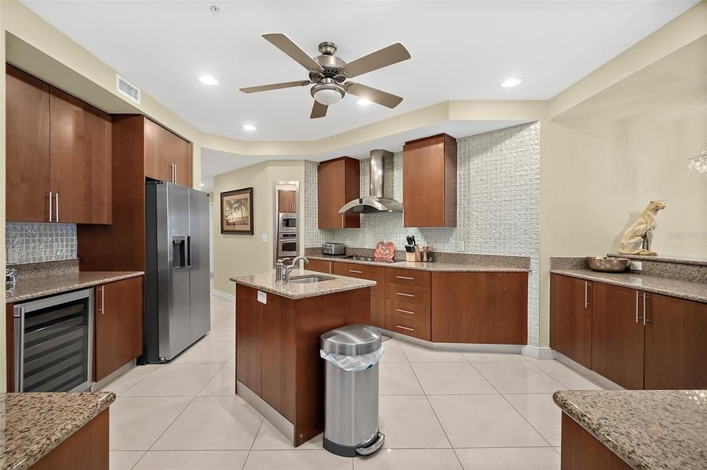 For Sale: $1,350,000 (3 beds, 3 baths, 2848 Square Feet)