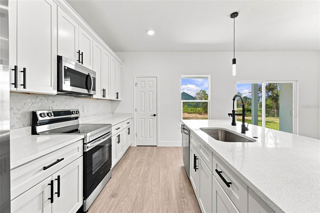 В аренду: $1,850 (3 спален, 2 ванн, 1667 Квадратных фут)