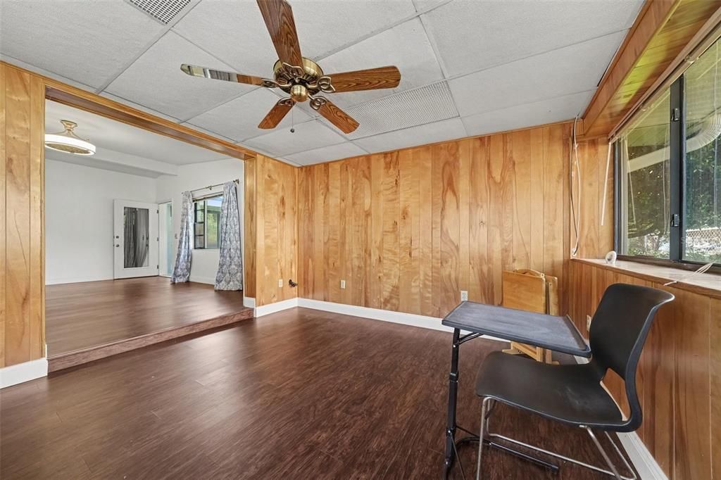 For Sale: $389,000 (3 beds, 1 baths, 1443 Square Feet)