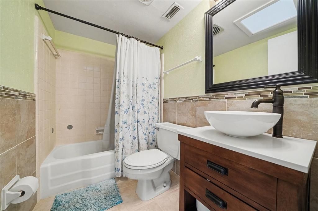 For Sale: $389,000 (3 beds, 1 baths, 1443 Square Feet)
