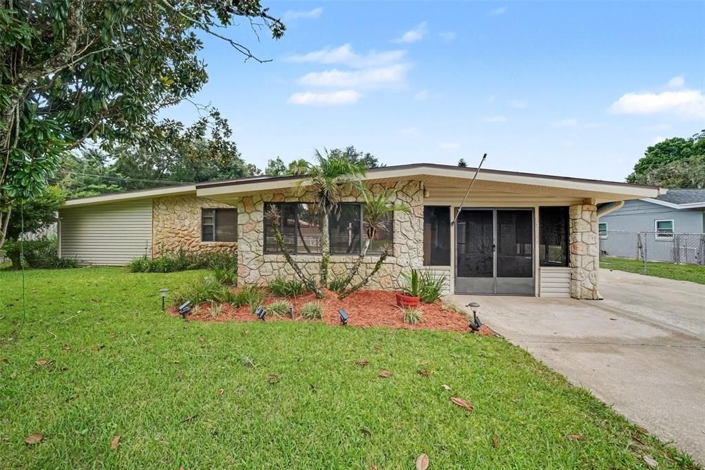 For Sale: $389,000 (3 beds, 1 baths, 1443 Square Feet)