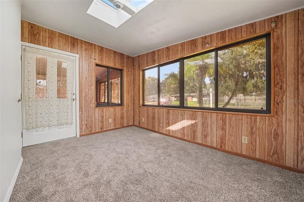 For Sale: $389,000 (3 beds, 1 baths, 1443 Square Feet)