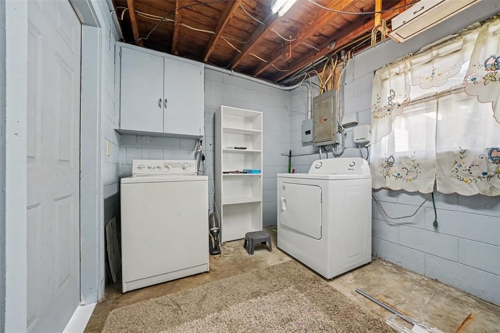 For Sale: $389,000 (3 beds, 1 baths, 1443 Square Feet)