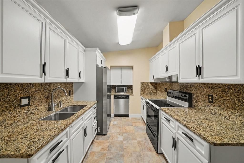 For Sale: $389,000 (3 beds, 1 baths, 1443 Square Feet)