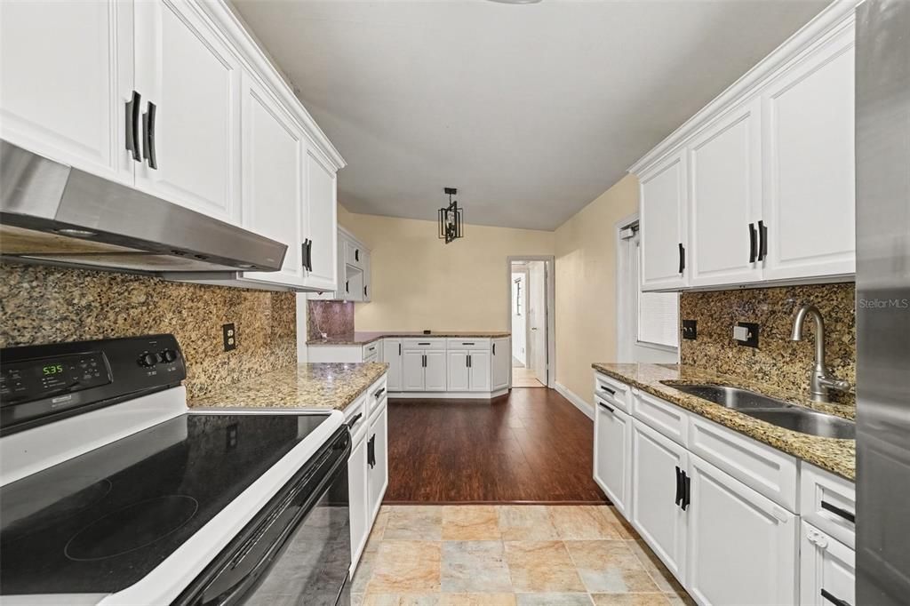 For Sale: $389,000 (3 beds, 1 baths, 1443 Square Feet)
