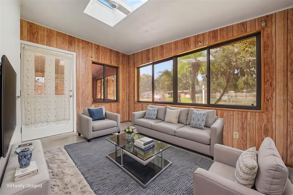 For Sale: $389,000 (3 beds, 1 baths, 1443 Square Feet)