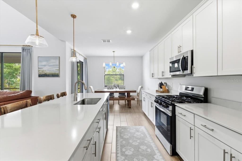 For Sale: $799,000 (5 beds, 4 baths, 3336 Square Feet)